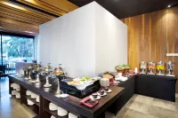 Fox Lite Hotel Cikarang Hotels in Bekasi Regency