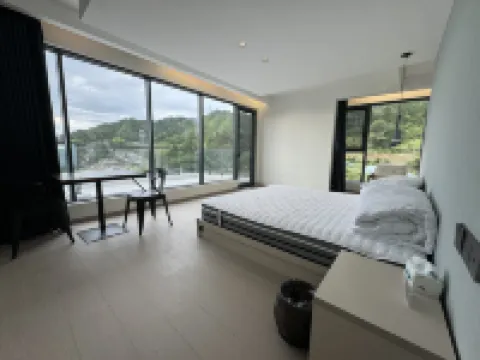 Rocky Cliff Residence