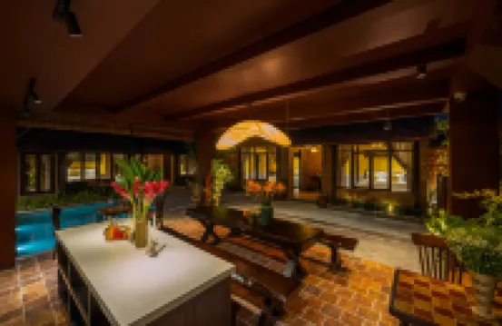 會安牛仔別墅，帶游泳池和燒烤花園。