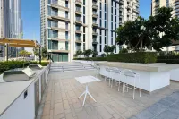 Luxury 1-Bedroom Apartment At Burj Crown. Hotels in Dubai