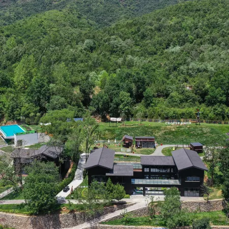 Lishan Left Bank Ring Mountain Wild Luxury Private Hot Spring Homestay