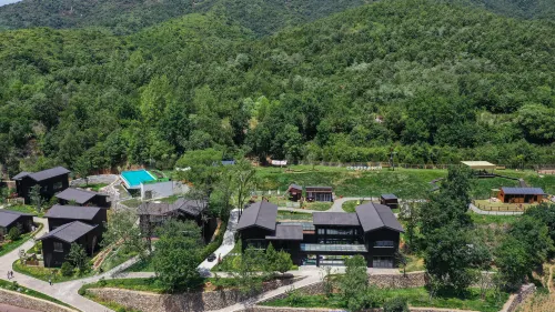 Lishan Left Bank Ring Mountain Wild Luxury Private Hot Spring Homestay Hotels in Yuanqu