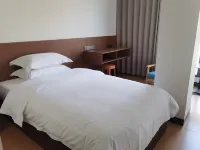 Zitong Homestay (Jiaoyangzhan Station)