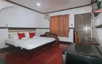 Max Travellers Inn by RedDoorz