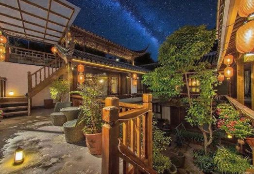 스몰 하우스 마당