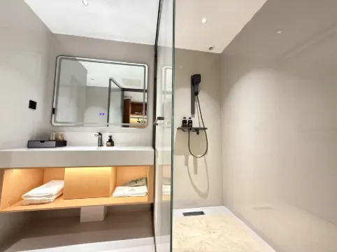 Fangcheng Yingda Hotel (Yalong International Shangbo City East Gate)