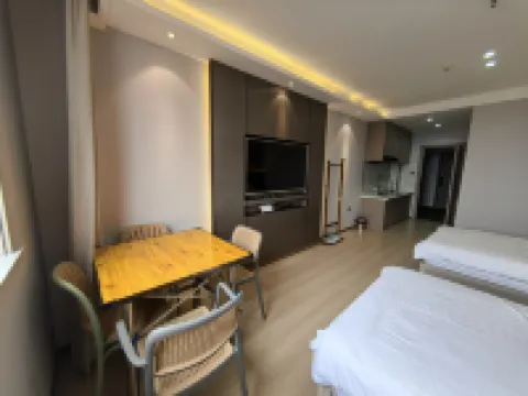Qingchuang Homestay (Beiguo Century Plaza)