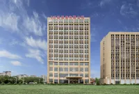 Lingbi Huangpu Hongtai Grand Hotel (LADI SHOPPING PLAZA) فنادق في لينغ بي