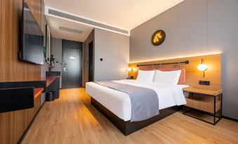 HomeInn Yunik E-sports Hotel (Yantai Bohai Ferry Xingfu Road)