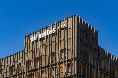 All Suites Hôtel | Paris Pleyel – L’île Saint Denis Отели в г. 