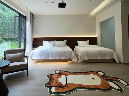 YuJian Mountain Retraat Отели рядом с достопримечательностью «Wolong Town»