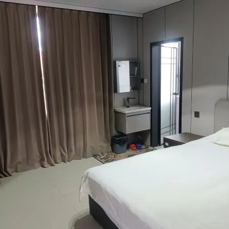 Shibazhan Hotel