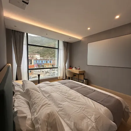 Huayi Business Hotel