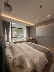 Huayi Business Hotel