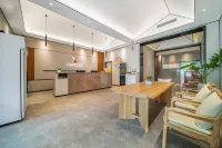 Yunying E-Sports Hotel (Zhengzhou People's Hospital Haitan Temple Subway Station)