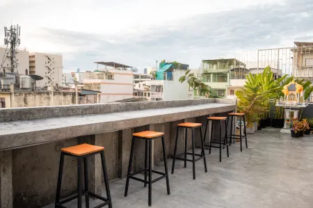 Ti Thong Hostel
