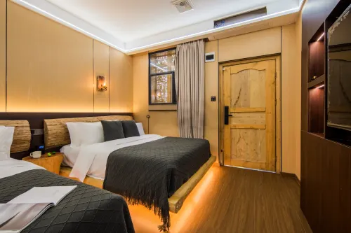 Longshan Wangjianglou Homestay - parking