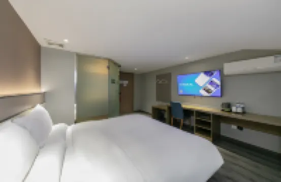 Huating Hotel(kaihong Plaza, Donggang, Zhoushan)