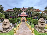 Empress Residence Resort and Spa Hotels near សួន បៃតងអង្គរ