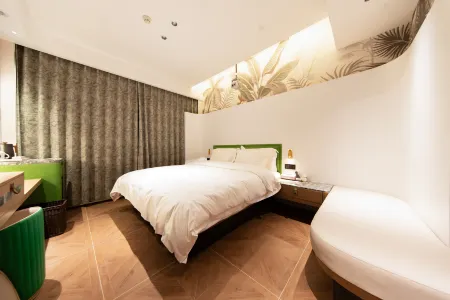 Floral Hotel·Fengji Hotel (Hongshan Zoo Branch) Отели рядом с достопримечательностью «Erqiao Park»