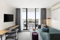 Quest Ivanhoe Hotels near Preston South Shopping Centre