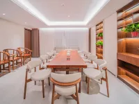 Fengyuan | MARTLIGHTLUXURYSHOTEL Smart Hotel (Taiyuan Qinxian North Street Maoye World) Hotels near Changfeng Street