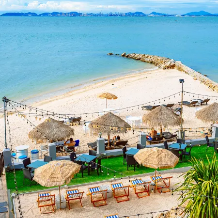 Mayaana Beach Resort Pattaya (Formerly known as Golden Tulip Pattaya Beachfront Resort)