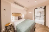 The Sarah by Urban Rest
