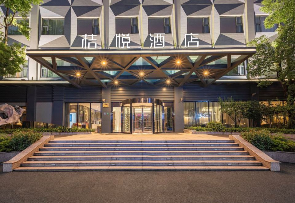 피쳐드 오렌지 호텔 조식