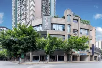 渠縣皇庭飯店（財富中心賨人裡店） - 停車場