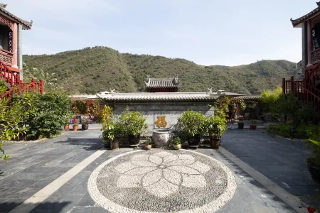 No Two Inn (Wutaishan Scenic Spot) Отели рядом с достопримечательностью «Shiziwo Temple»