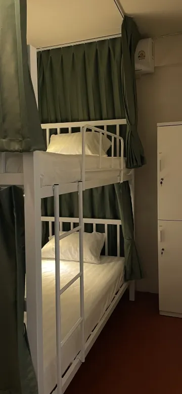 เตียงสองชั้น เฉพาะผู้หญิง