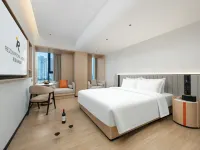Lichuan Platinum Hotel (Guangzhou Changlong Wildlife Park Branch) Hotels near Chimelong Safari Park
