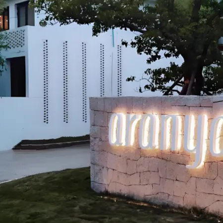 Shanhai Premium Guesthouse (Aranya Wuling Mountain)
