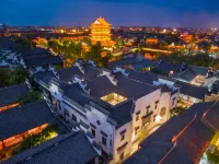 Swan Lake Inviting Moon Paviloin Hotel（Taierzhuang Ancient City Scenic Area） - parking