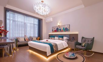 Wo Xiang Jingjing Audio & Video Homestay (Zhangjiajie Tianmenshan Cableway Store)