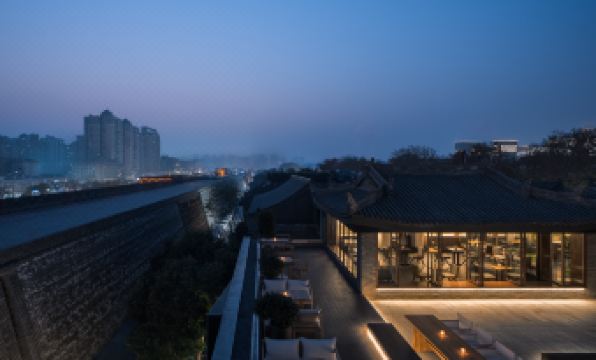 Wanda Yi, Xi'an Bell Tower The Linow