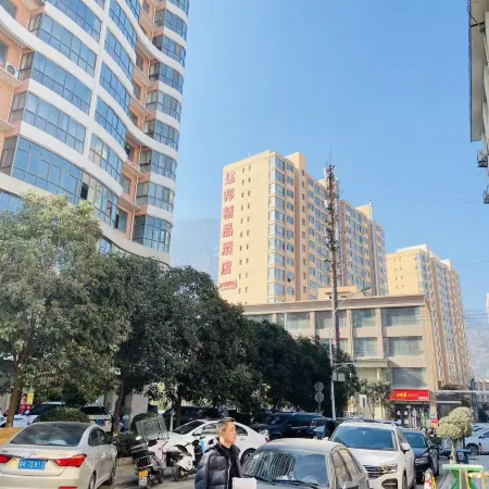 Longnan Heyue Lanting Hotel Отели в г. Луннань