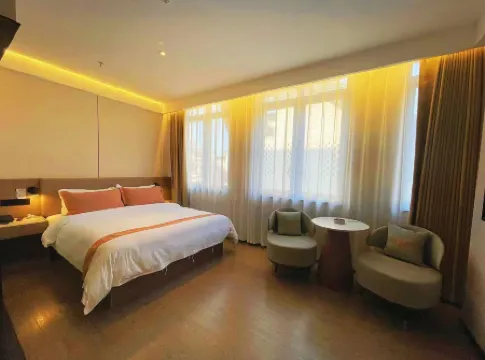 Xinyi Hotel (Wanzai Ancient City Branch)