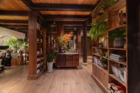 Chengxiang Mansion | Resort Garden • Dreamy Designer Boutique Stay (Langzhong Ancient City Branch) - parking