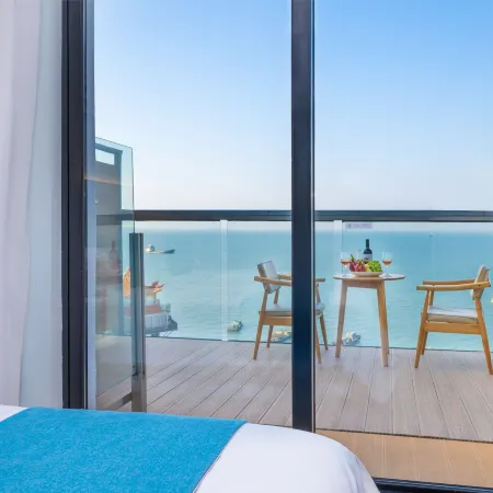 Beihai Yihai Qingcheng Seaview Hotel (Old Street Underwater World Shop)