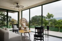 泰蘭塔‧半山VILLA度假飯店(曼賀納自然村寨景區店)