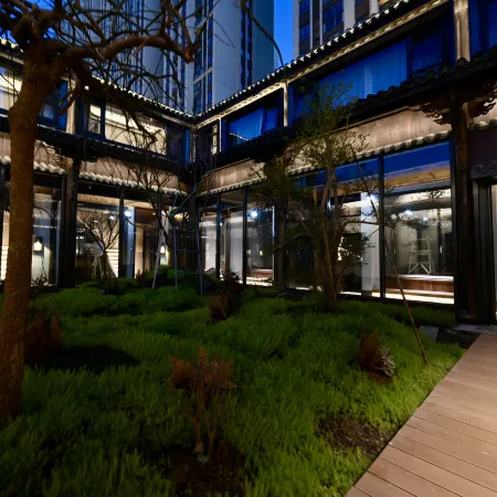 Banyinli Courtyard Hotel (Yingshang Chunqiu Guan Zhong Culture Store)
