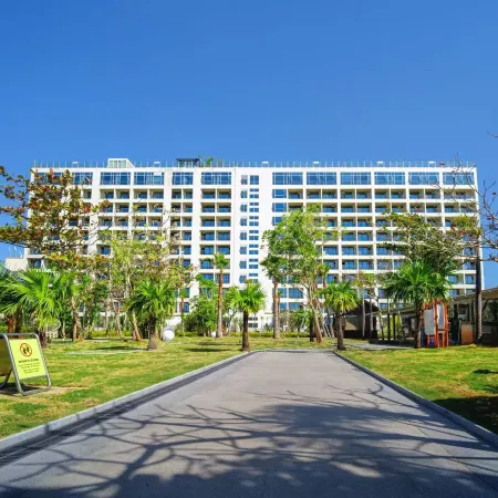 Harman Hotel Sanya Отели рядом с достопримечательностью «Пляж Дадунхай»
