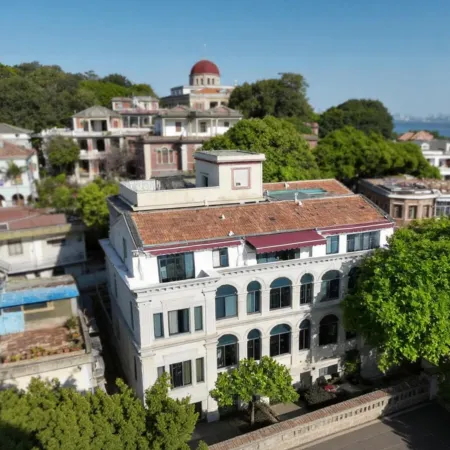 Gulangyu Heitan Hostel （Longtou Road Commercial Street Branch）