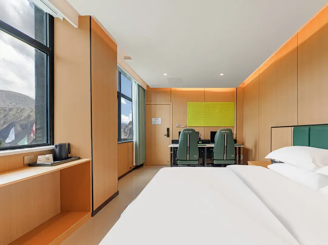 Yunjing E-sports Hotel - Lhasa