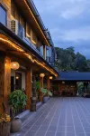 Muyu Guanshan Homestay (Jingmai Mountain Ancient Tea Forest Bajiaota Manghong Tea Ancestor Tree) - Kæledyr tilladt