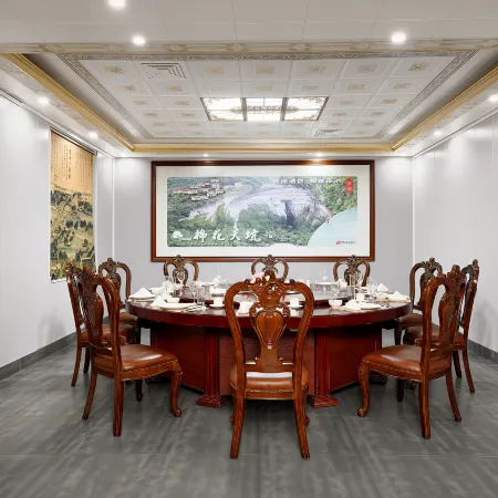 Cotton Tiankeng Hotel