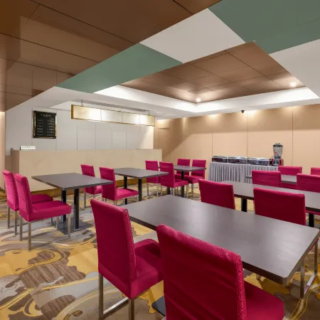 Yuetuo Light Luxury Hotel (Wanda Plaza Fuqing Liqiao Ancient Street)