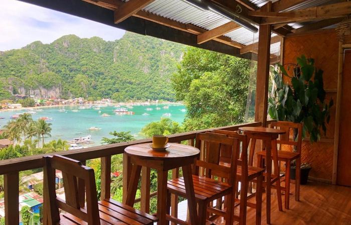 Bale Cabugao Cottages Rental El Nido overlooking Beach